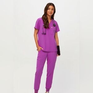 Figs Women's Purple Jolt Scrub Set
